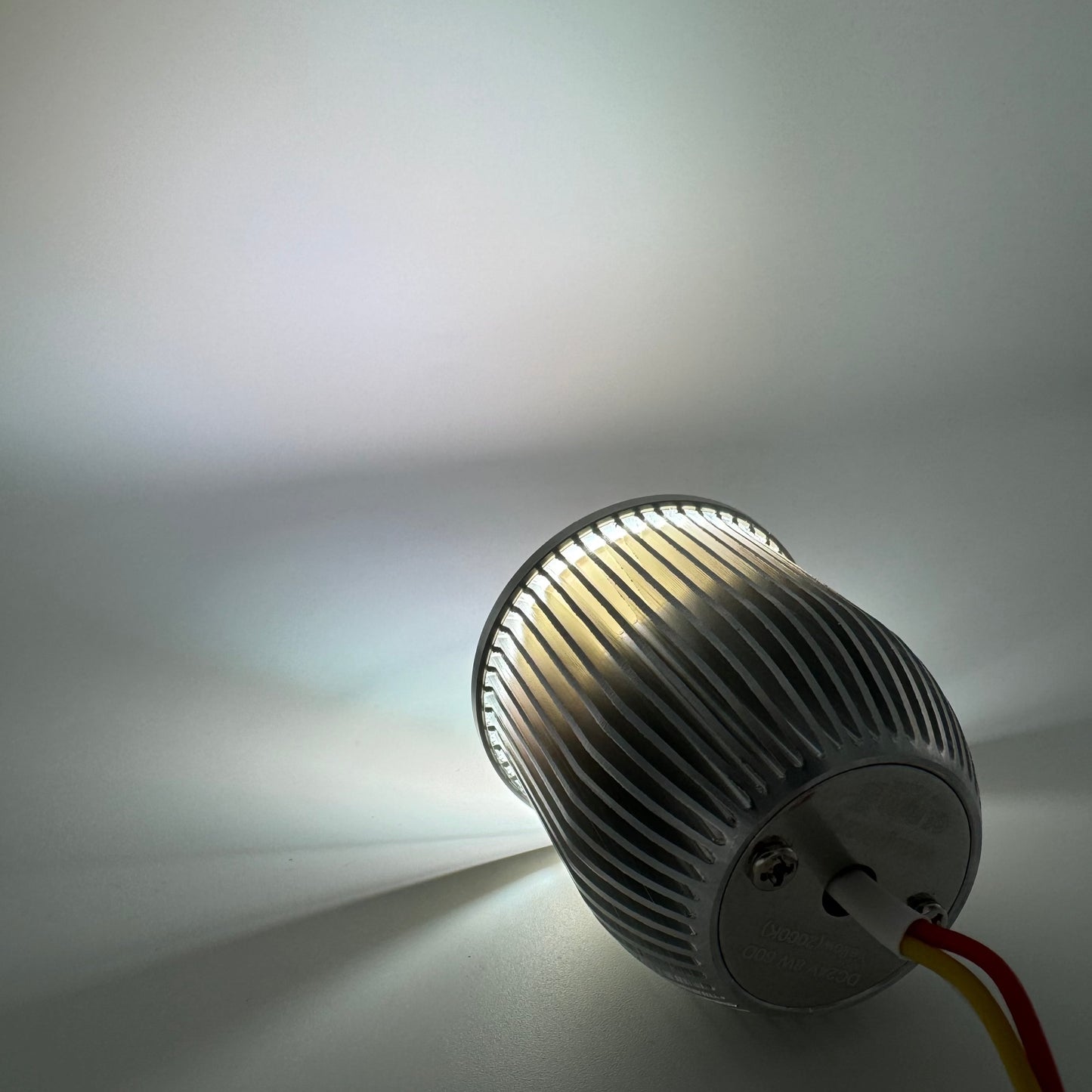 MR16 Leuchtmittel TW LED 8W, 2000 - 6500K, Dimmbar